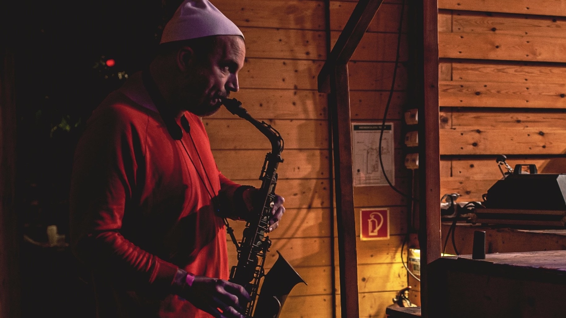 Most fújj el egy halványkéket!