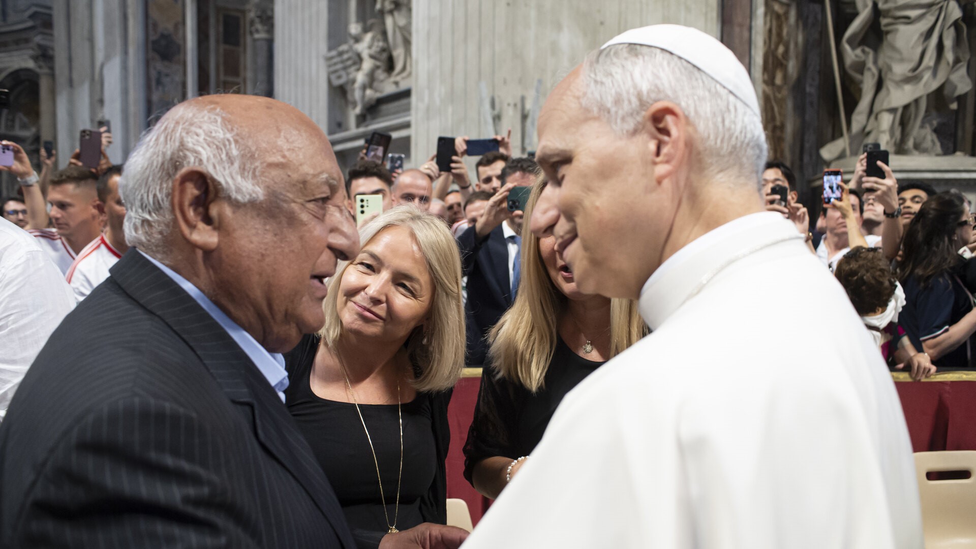 Verhetetlen a béke válogatottja