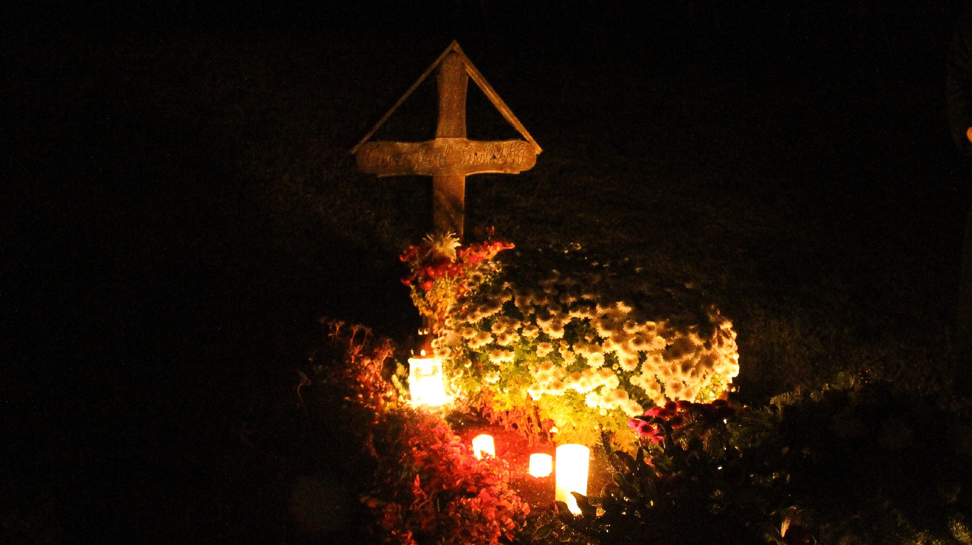 Innen és túl misztériuma