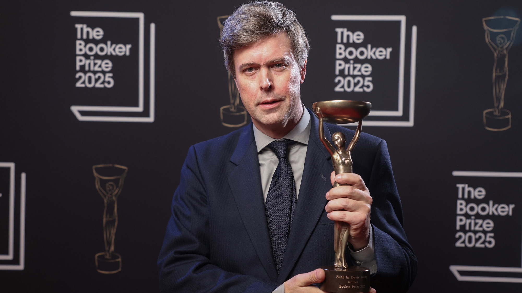 Magyar-brit író elismerése