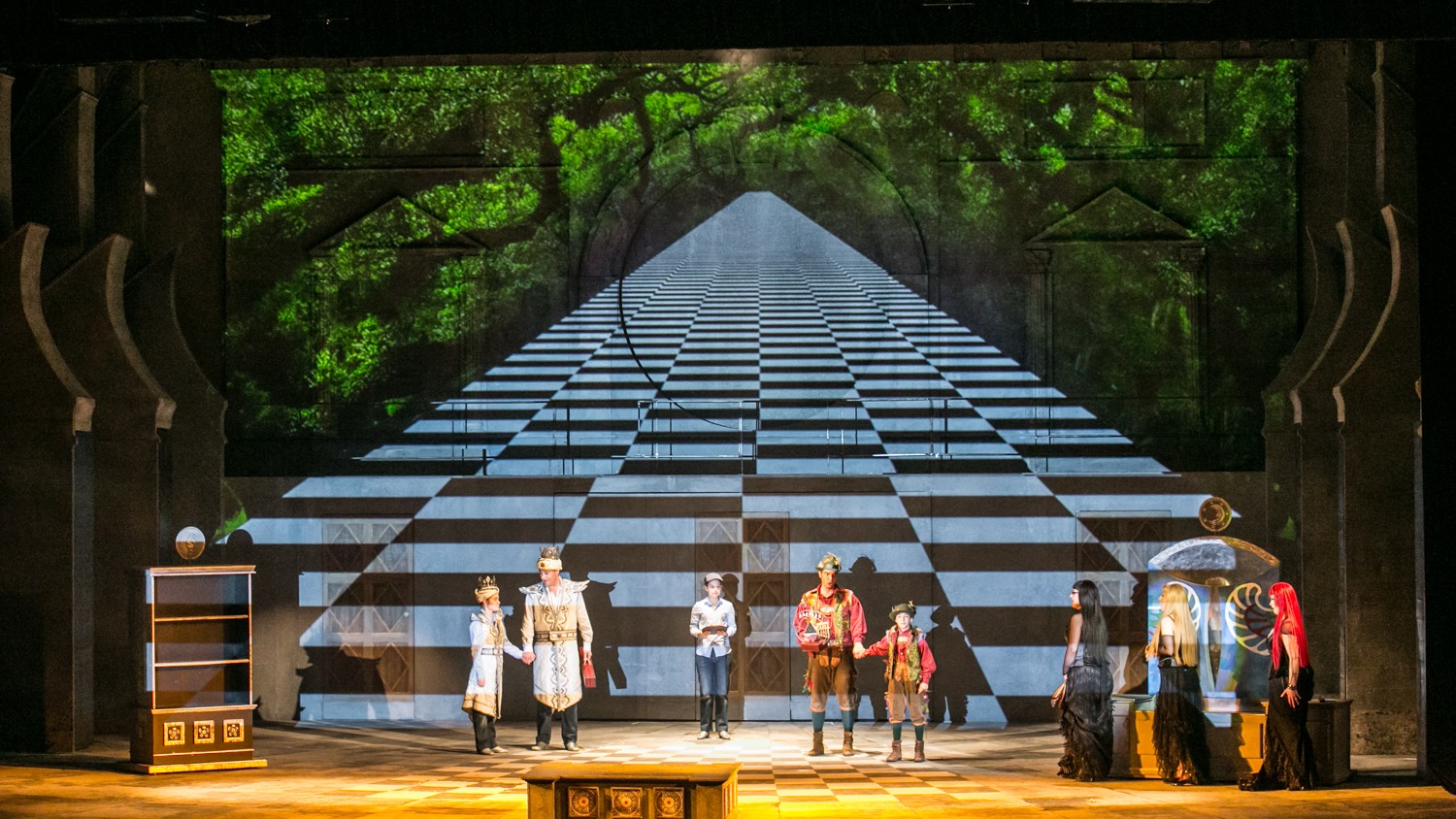 A napsugarak elűzik az éjt