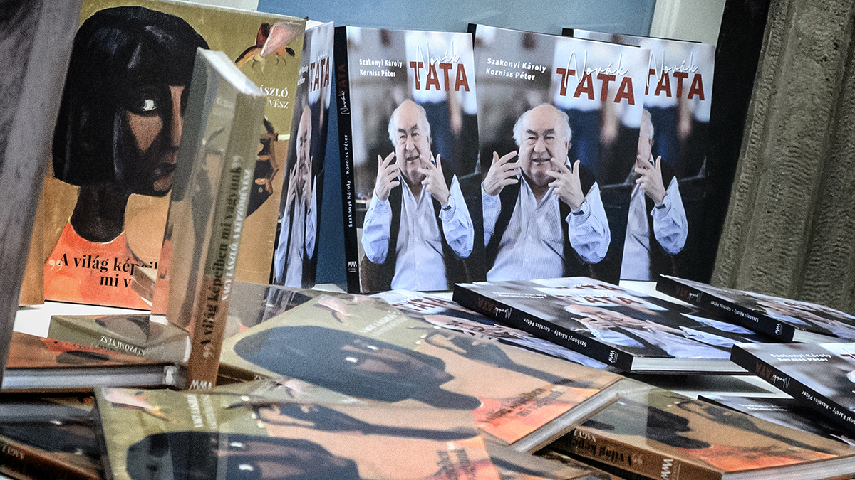 Adventi sajtótájékoztatót tartott az MMA Kiadó