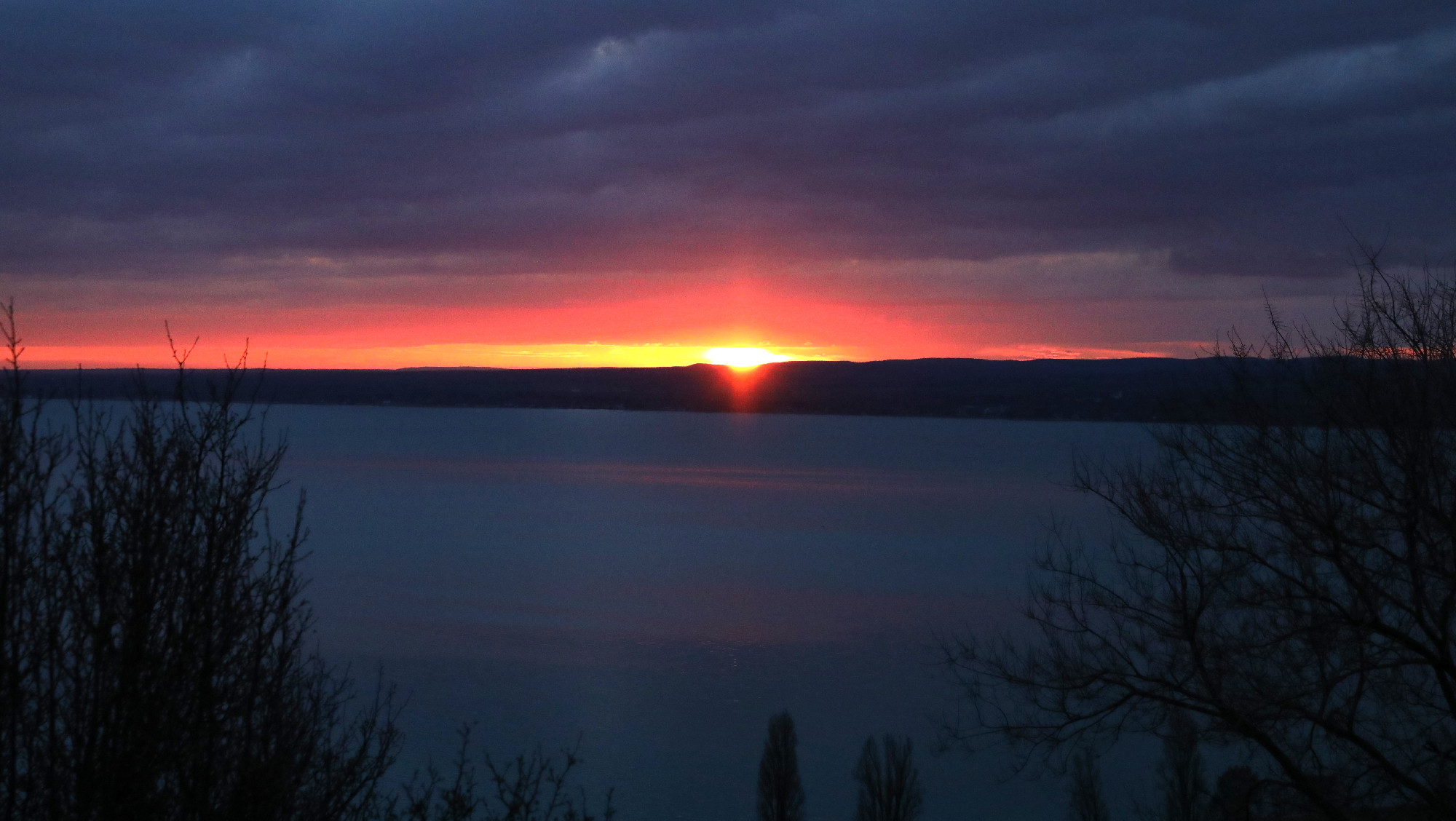 Világosság támadt