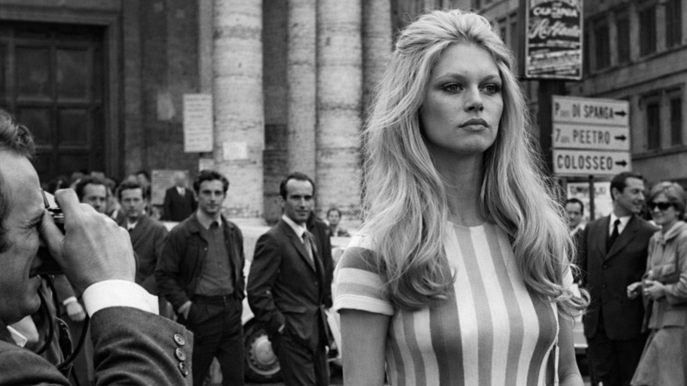 És Isten magához szólítá a nőt