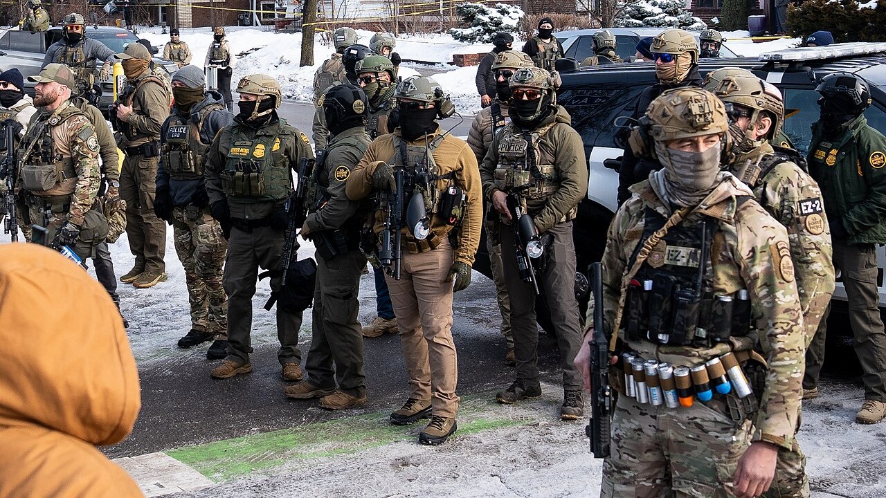 Ruha teszi a járőrt