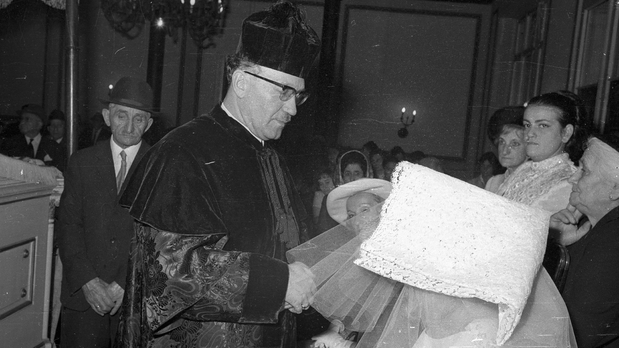 Két diktatúra áldozata mai szerző célkeresztjében