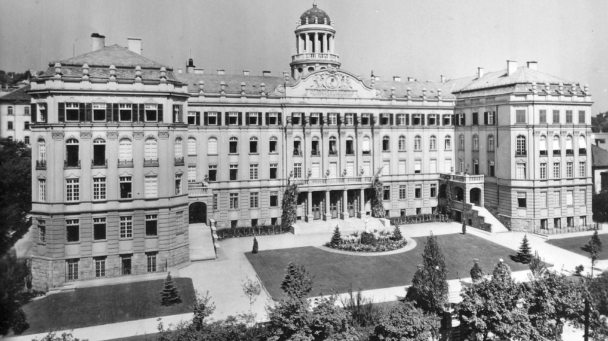 Templomépítész a múlt századból