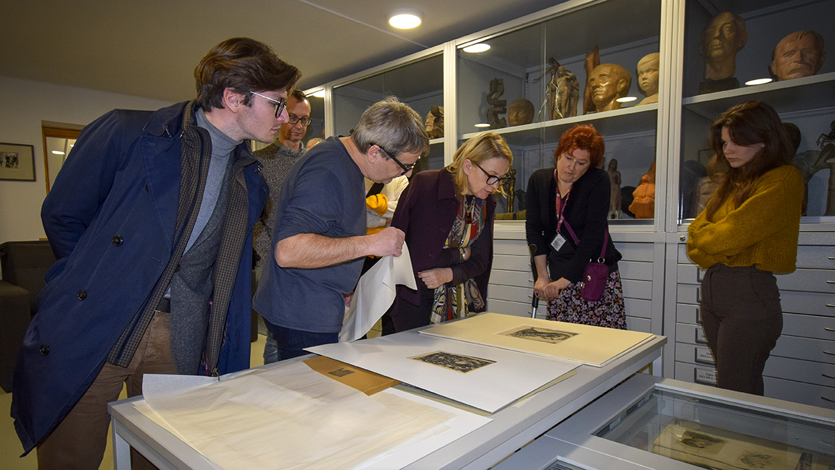 Mágikus realizmus és szürrealizmus a papíron