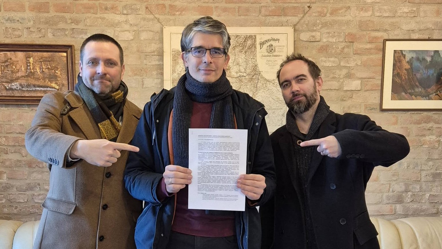 Tüsszentett a papírtigris