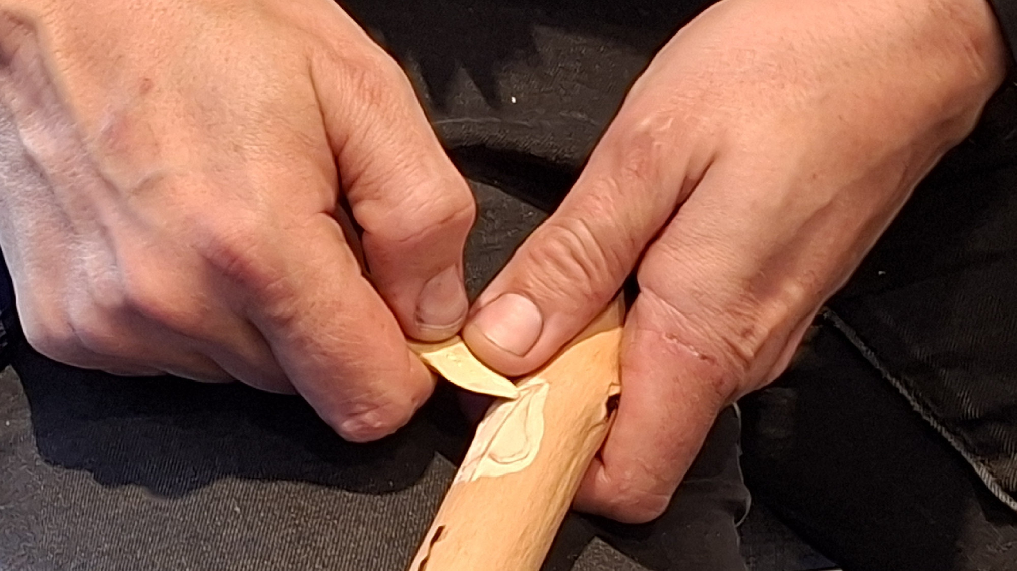 Mestersége botfaragó, kolompdoktor 