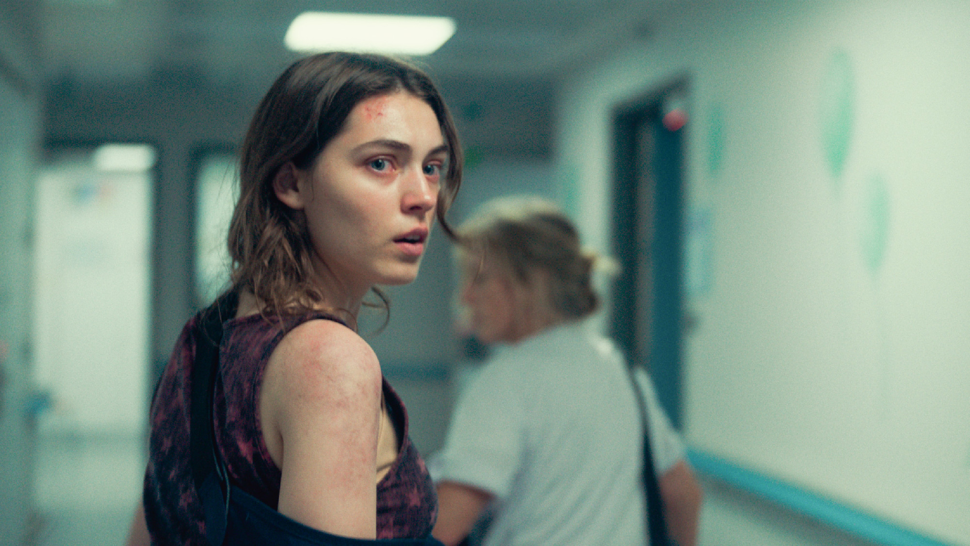 Kinek az érdekében…